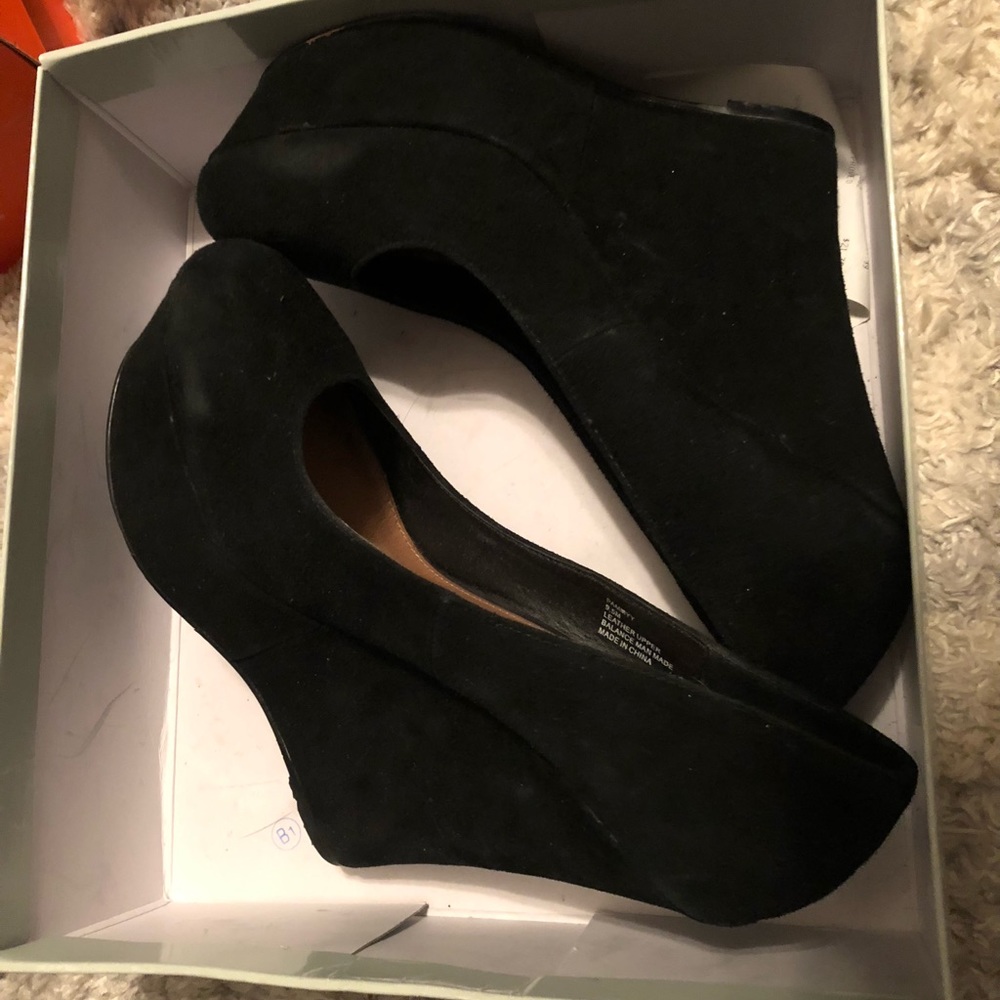 Black Jessica Simpson wedges